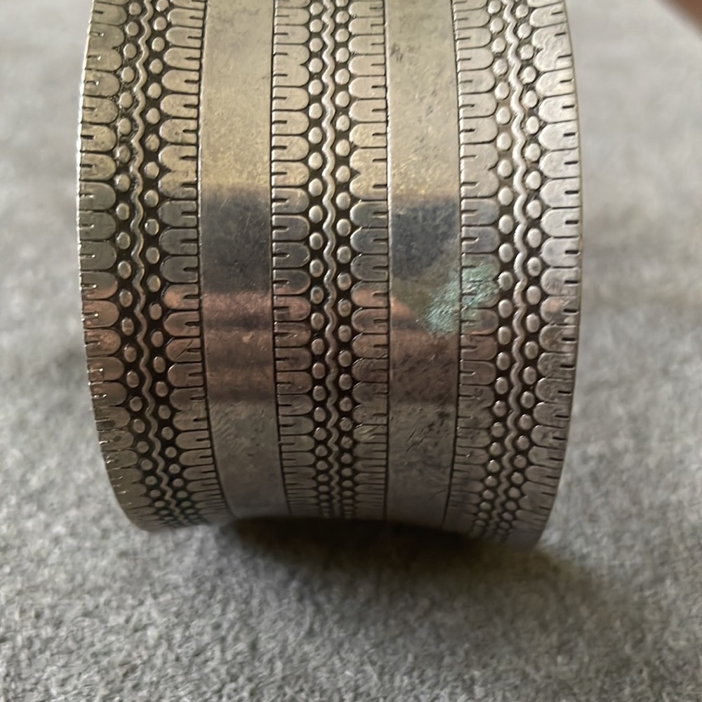Vintage Asian Silver Tone Wide Patterned Cuff - Picture 6 of 8